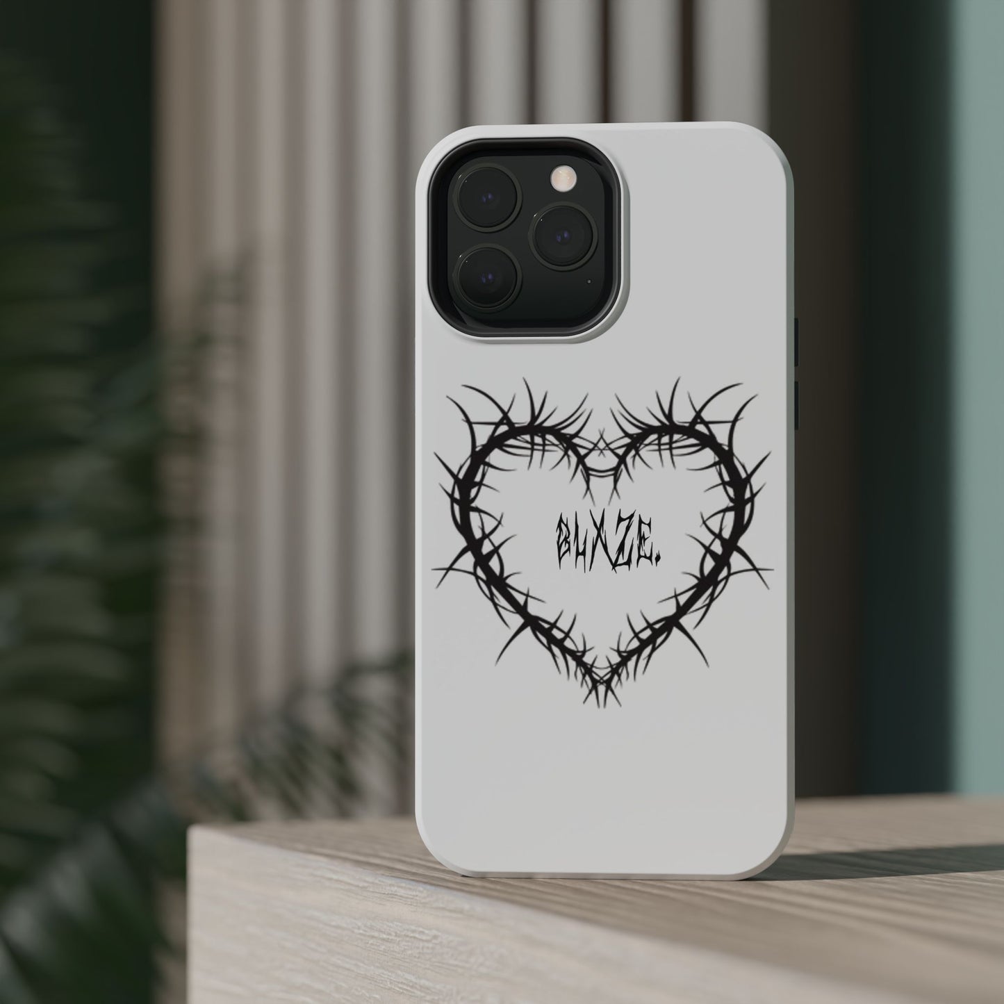 blxze. x lks "heart of thorns" MagSafe® case